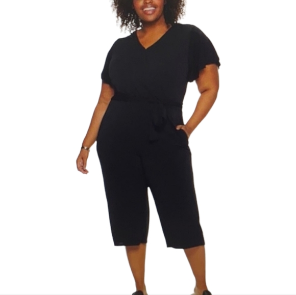 EVRI Pants - EVRI Jumpsuit Shortsleeve Capri Length Tie Waist Womens Size 1X, EUC Plus Size